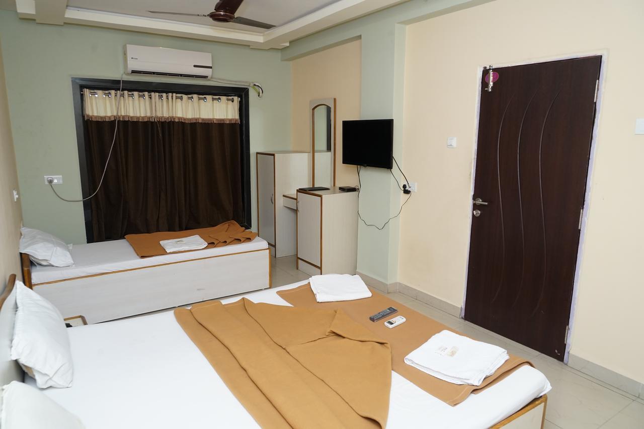 Hotel Umesh Daman Eksteriør billede